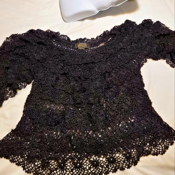 Aneo.A black lacey top - Picture 1 of 9